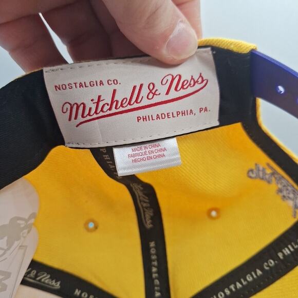 Mitchell & Ness Los Angeles Lakers Sharktooth Snapback Hat Cap Purple/Gold NBA - Picture 7 of 7